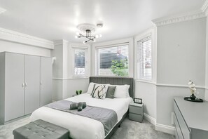 3 bedrooms, free WiFi, bed sheets