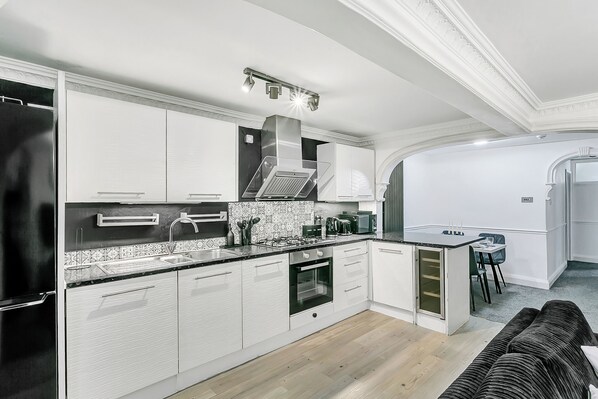 Fridge, microwave, oven, stovetop