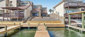 Spectacular Waterfront! 2 Bedroom with Pool & Gym