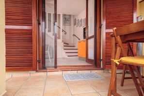 Interior - "Vacation Home in Budoni Limpiddu: A Few Steps from the Sea, Perfect for Families" (Limpiddu)