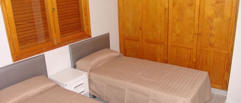 2 bedrooms, WiFi, bed sheets