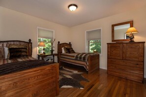 4 chambres, fer et planche à repasser, Wi-Fi gratuit, draps fournis