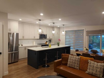 Cozy Haven in Glenbrook close to downtown