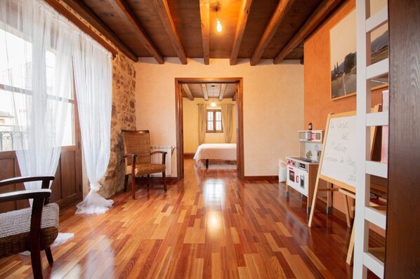 6 Schlafzimmer, Bügeleisen/Bügelbrett, WLAN, Bettwäsche