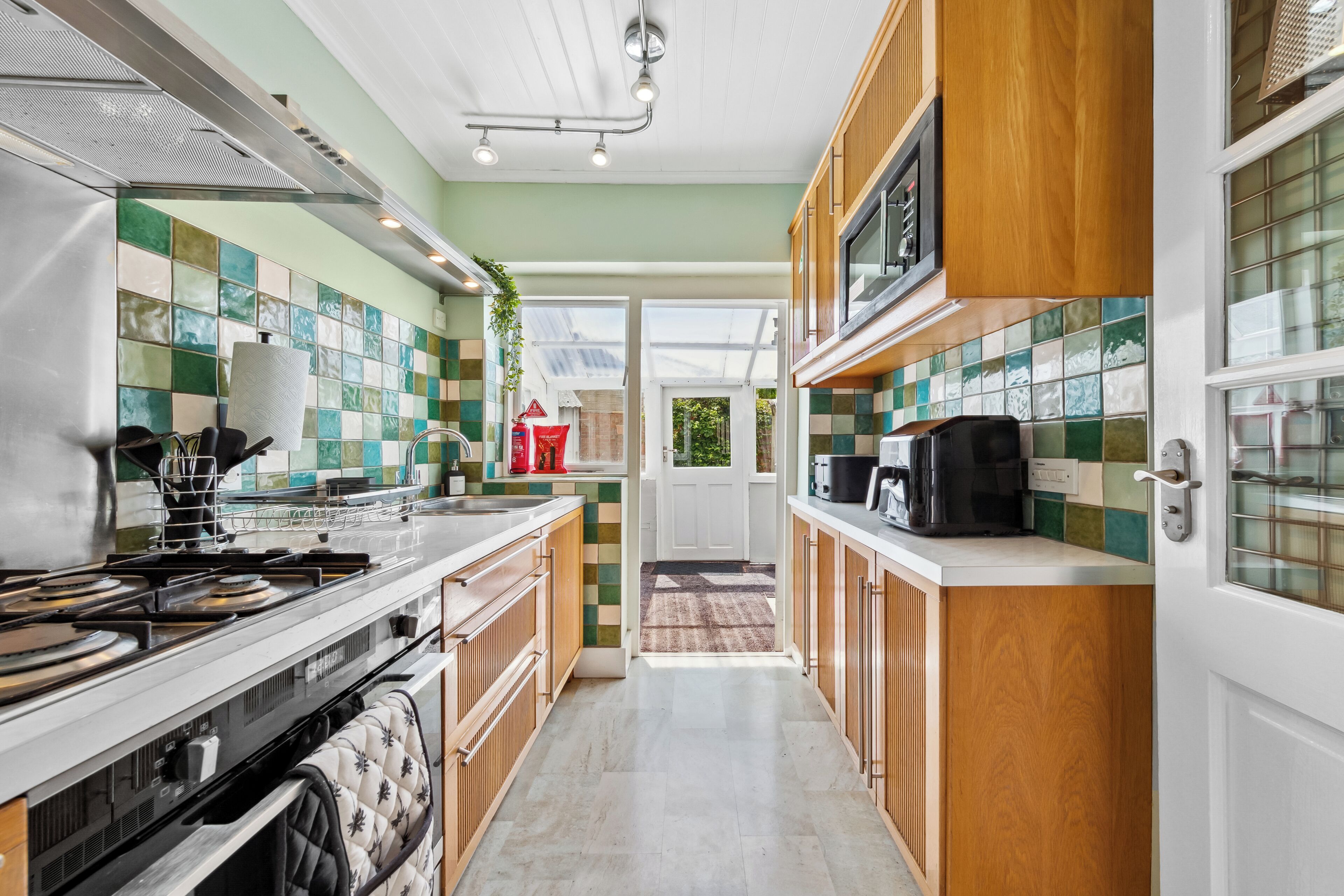 Een magnetron, een oven, een kookplaat