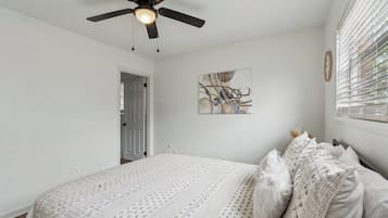3 bedrooms, iron/ironing board, free WiFi, bed sheets