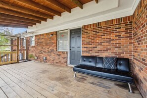 Terrace/patio - Four Seasons Retreat (Little Rock)