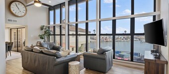 Amazing Waterfront Penthouse! Gym / Pool / BigBuck
Brand New Docks and Slips