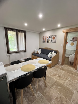 Dining - T2 apartment for rent (Chorges)