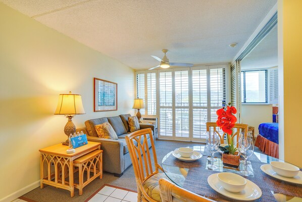 Interior - Mountain-view Balcony: Walkable Waikiki Studio (Honolulu)