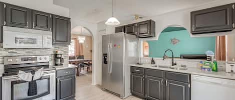 House (3 Bedrooms) | Interior