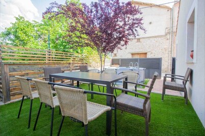 Holiday Home 'La Casa Del Maestro' with Mountain Views, Private Pool and Wi-Fi