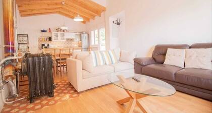 Maison de vacances 'La Casa Del Maestro' avec vue sur la montagne, piscine privée et Wi-Fi