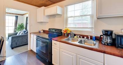 2 Mi to Center City: Charlotte North End Home