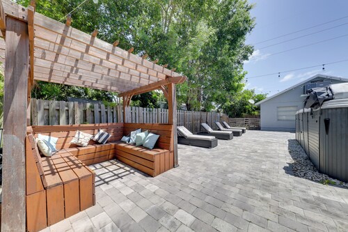 Patio & Heated Swim Spa Access: Home in Hollywood