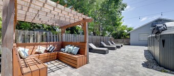 Patio & Heated Swim Spa Access: Home in Hollywood