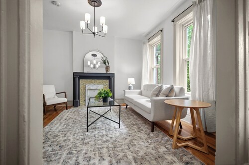 Cozy & Modern 2BR Apartment in the Heart of St. Louis