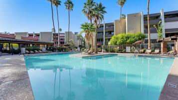 Apartment (1 Bedroom) | Pool | Outdoor pool