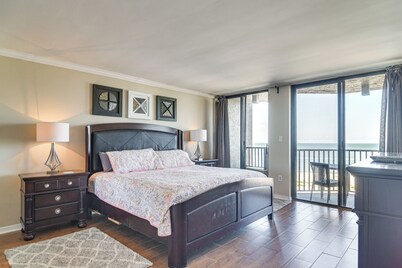 Walk to Beach & Eats: Condo w/ Pool in Clearwater!