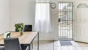 House (1 Bedroom) | Interior