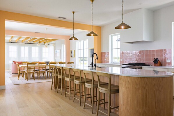 8 habitaciones y acceso a internet 