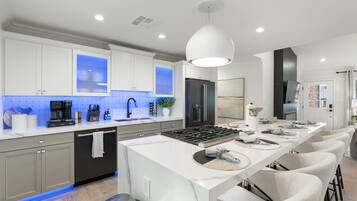 4 bedrooms, Internet