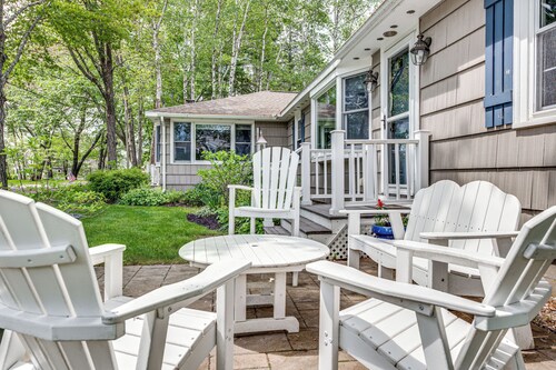Walk to Goose Rocks Beach: Quiet Townhome w/ Patio