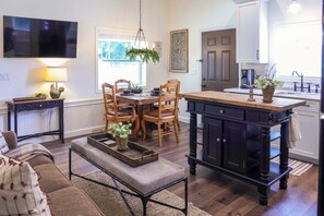 House (1 Bedroom) | Interior
