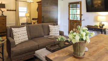 House (1 Bedroom) | Interior