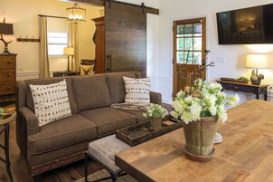 House (1 Bedroom) | Interior