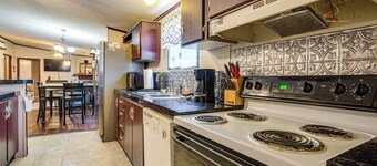 1 Mi to Lake Texoma: Peaceful Kingston Getaway