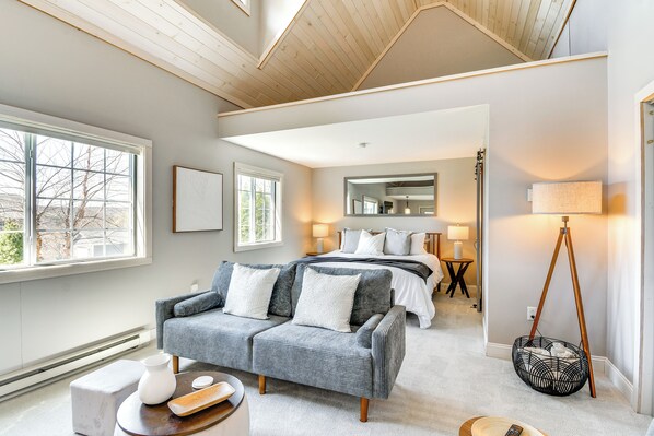 Apartment (0 Bedroom) | Interior - Home w/ Lake Views on Finger Lakes Wine Trail (Penn Yan)