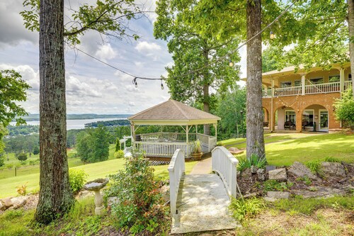 1 Mi to Lake Guntersville: Scenic Condo Retreat!