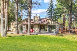 House (3 Bedrooms) | Front of property - Golf Course Getaway & Hot Tub Haven in Pinetop! (Pinetop)