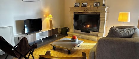 Smart-tv en een open haard
