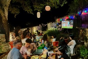 Outdoor dining - Fairytale Apartment with Sea View, Wi-Fi, and Air Conditioning (Lefkada)