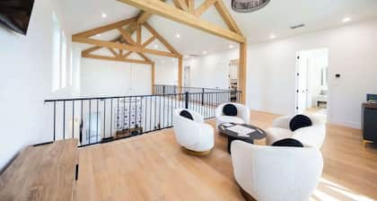 River Front Putting Green King Beds Gruene Retreat