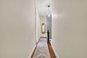 Interior - Steps from Forsyth Park-Parking Spot Included! (Savannah)