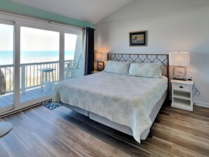 3 slaapkamers, een strijkplank/strijkijzer, gratis wifi, beddengoed