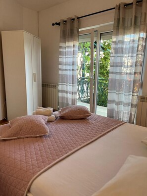 2 habitaciones, tabla de planchar con plancha y wifi gratis 