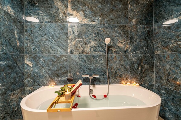 Unclassified image, 1 of 23, button