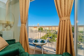 Unclassified image, 5 of 15, button - Zaratino Room 4 (Zadar)