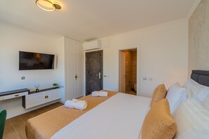 Unclassified image, 2 of 15, button - Zaratino Room 4 (Zadar)