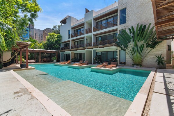 Outdoor pool, a heated pool