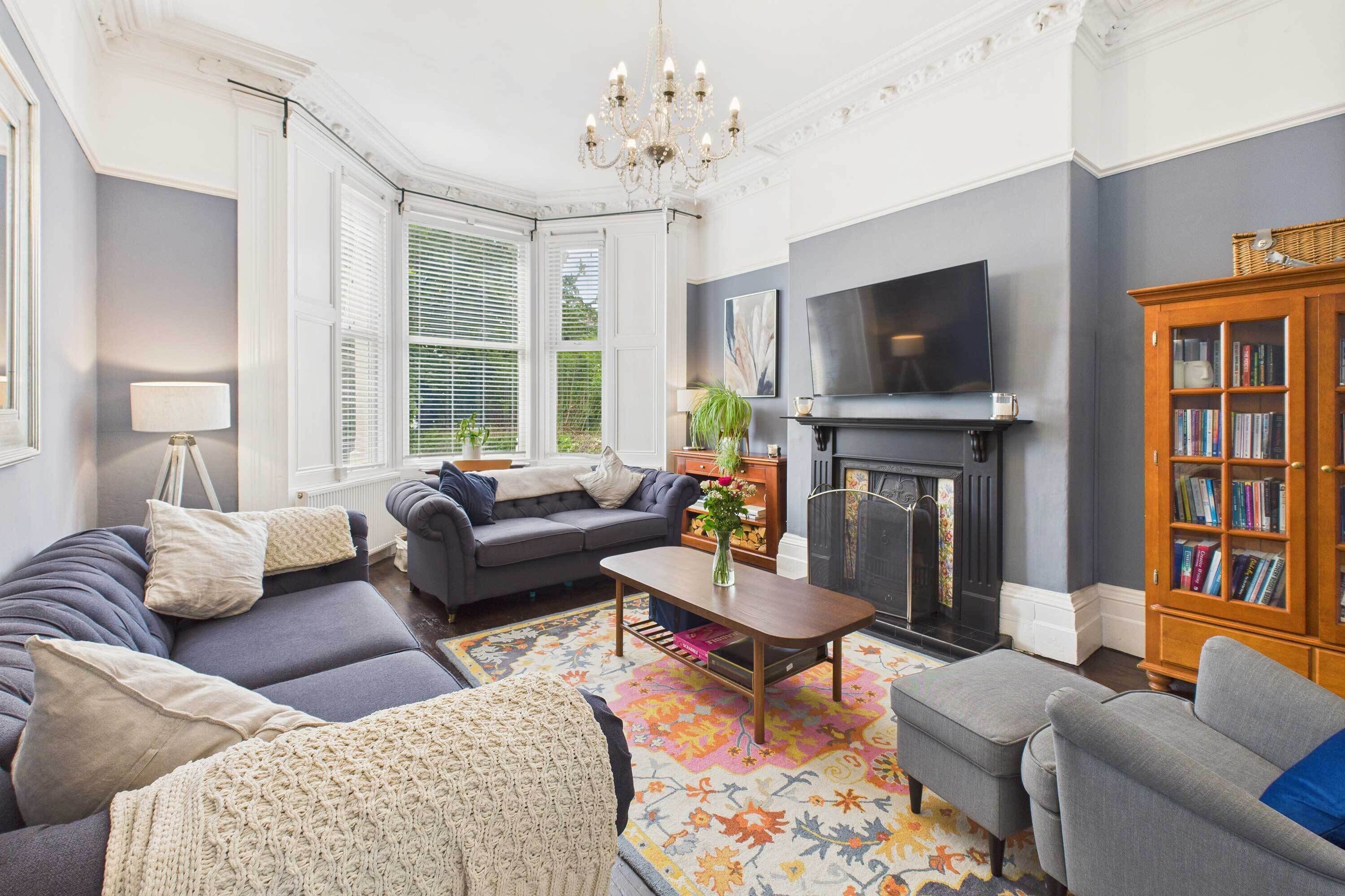 TV, fireplace, offices