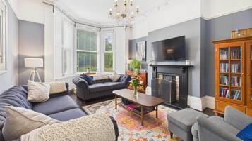 TV, fireplace, offices