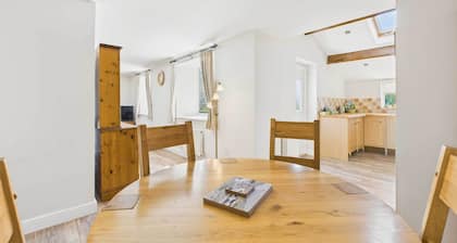 Host & Stay | Easton Meadows Holiday Cottage
