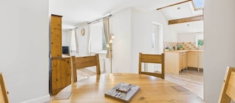 Host & Stay | Easton Meadows Holiday Cottage