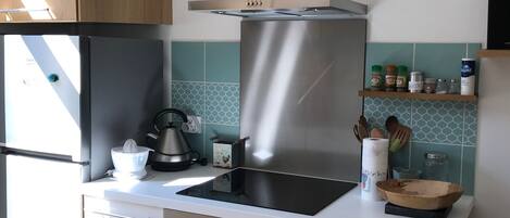 ميكروويف، فرن، موقد طهي مسطح، غسالة أطباق