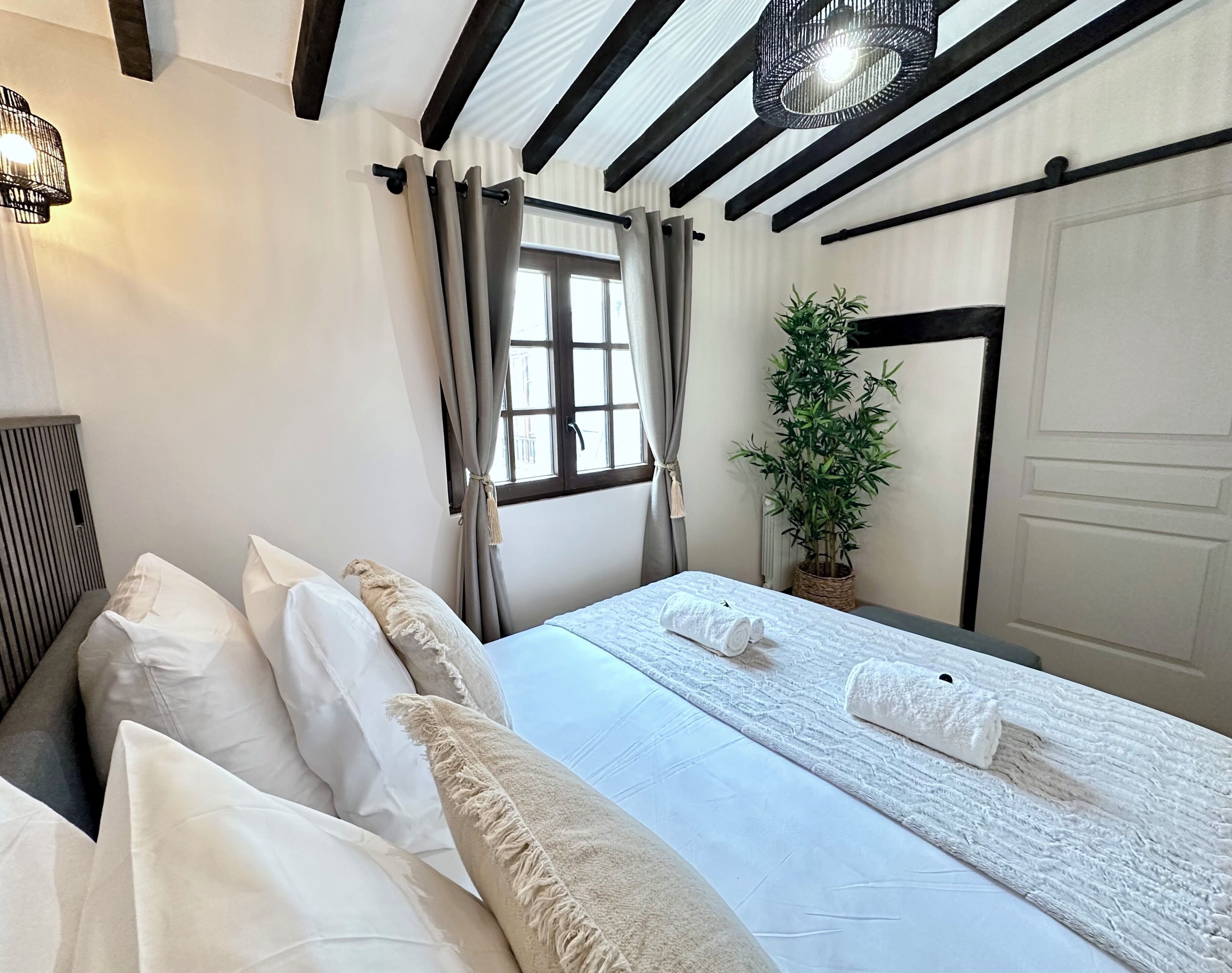 Iron/ironing board, free WiFi